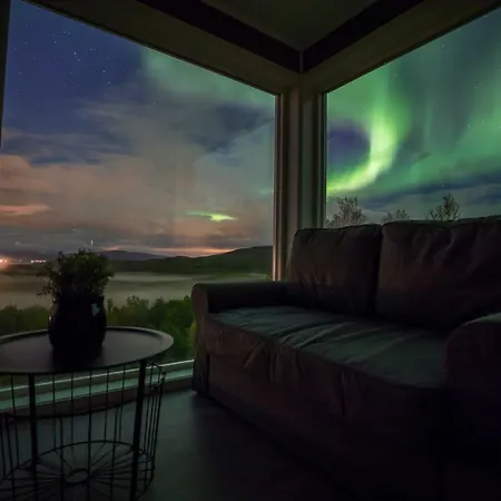 Aurora Borealis Observatory * Silsand
